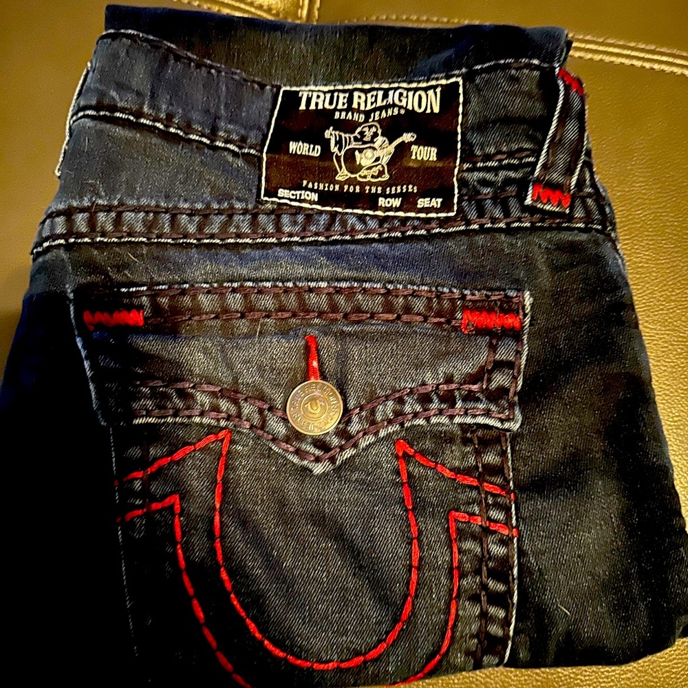 Slightly worn me a true religion Ricky jeans size 38 thick red stitching